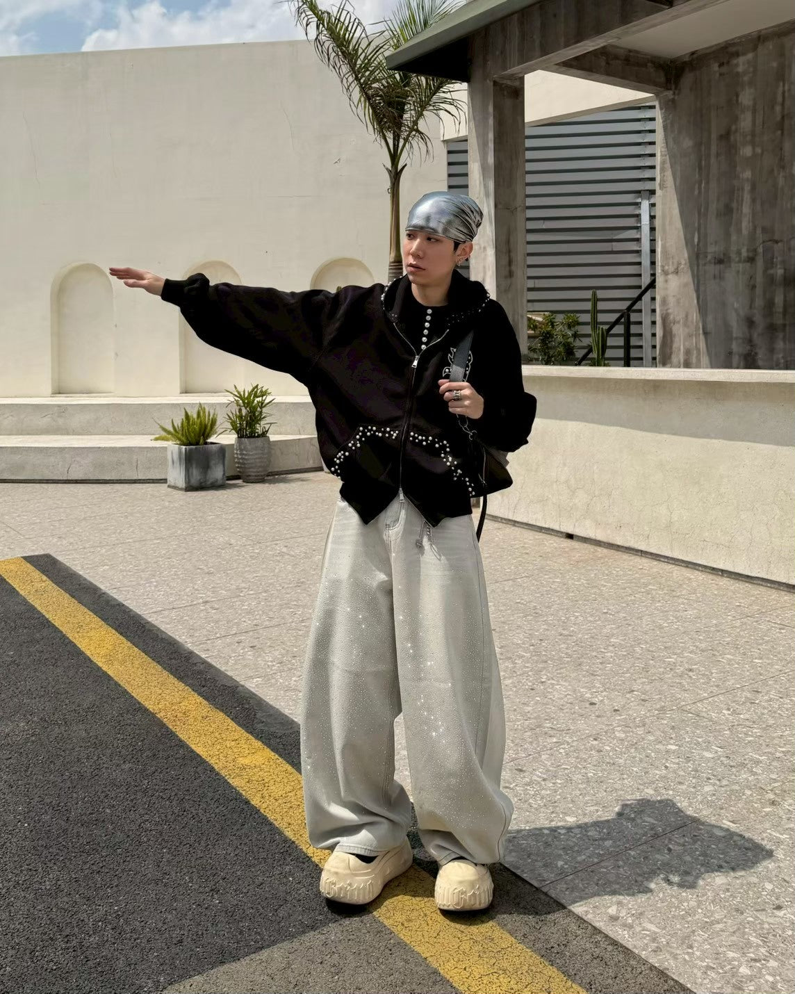 星辰燙鑽彎刀牛仔褲