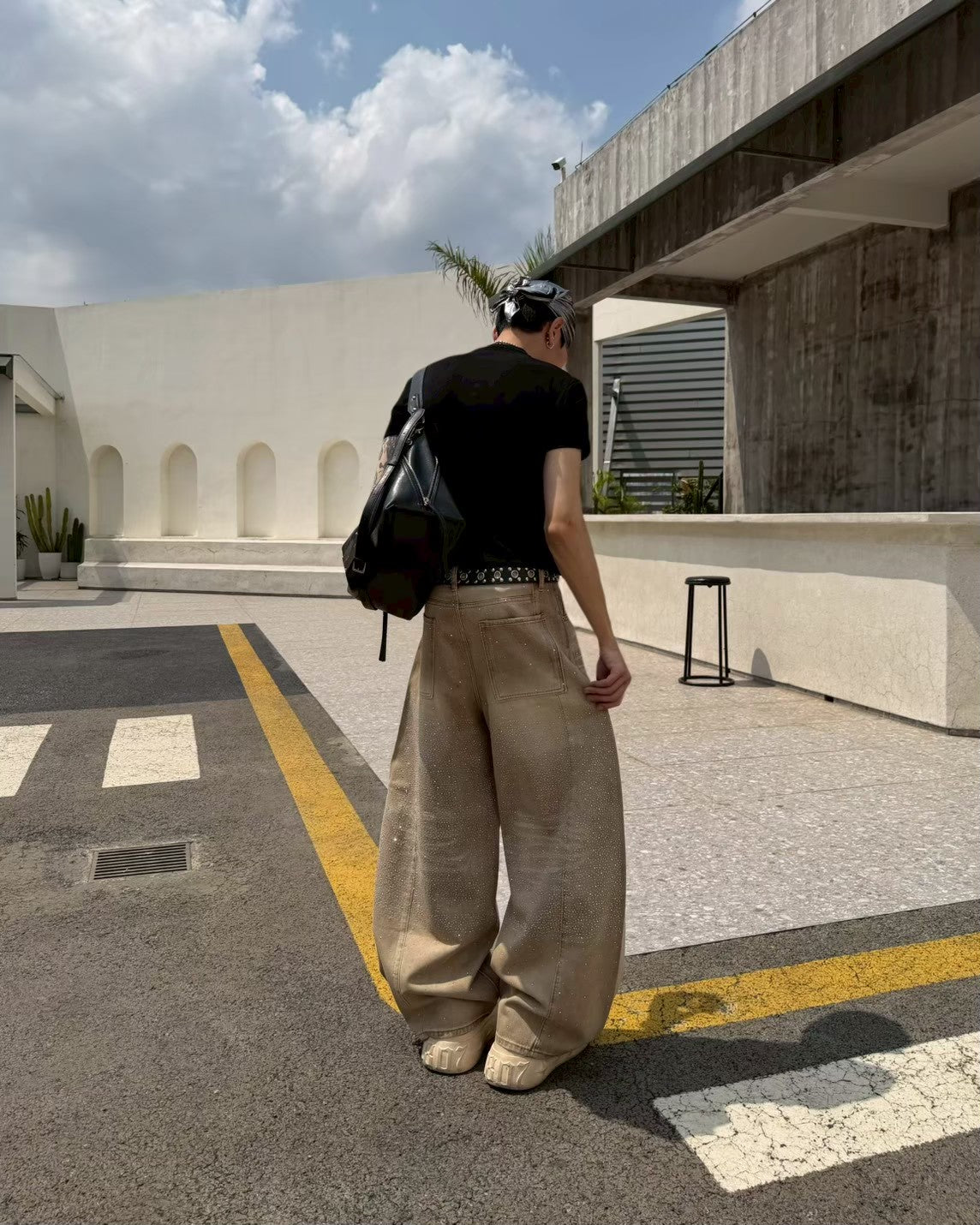 星辰燙鑽彎刀牛仔褲