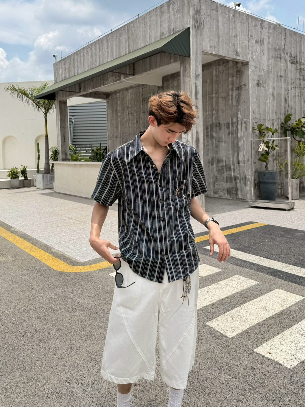 圖騰直條紋鈕扣襯衫
