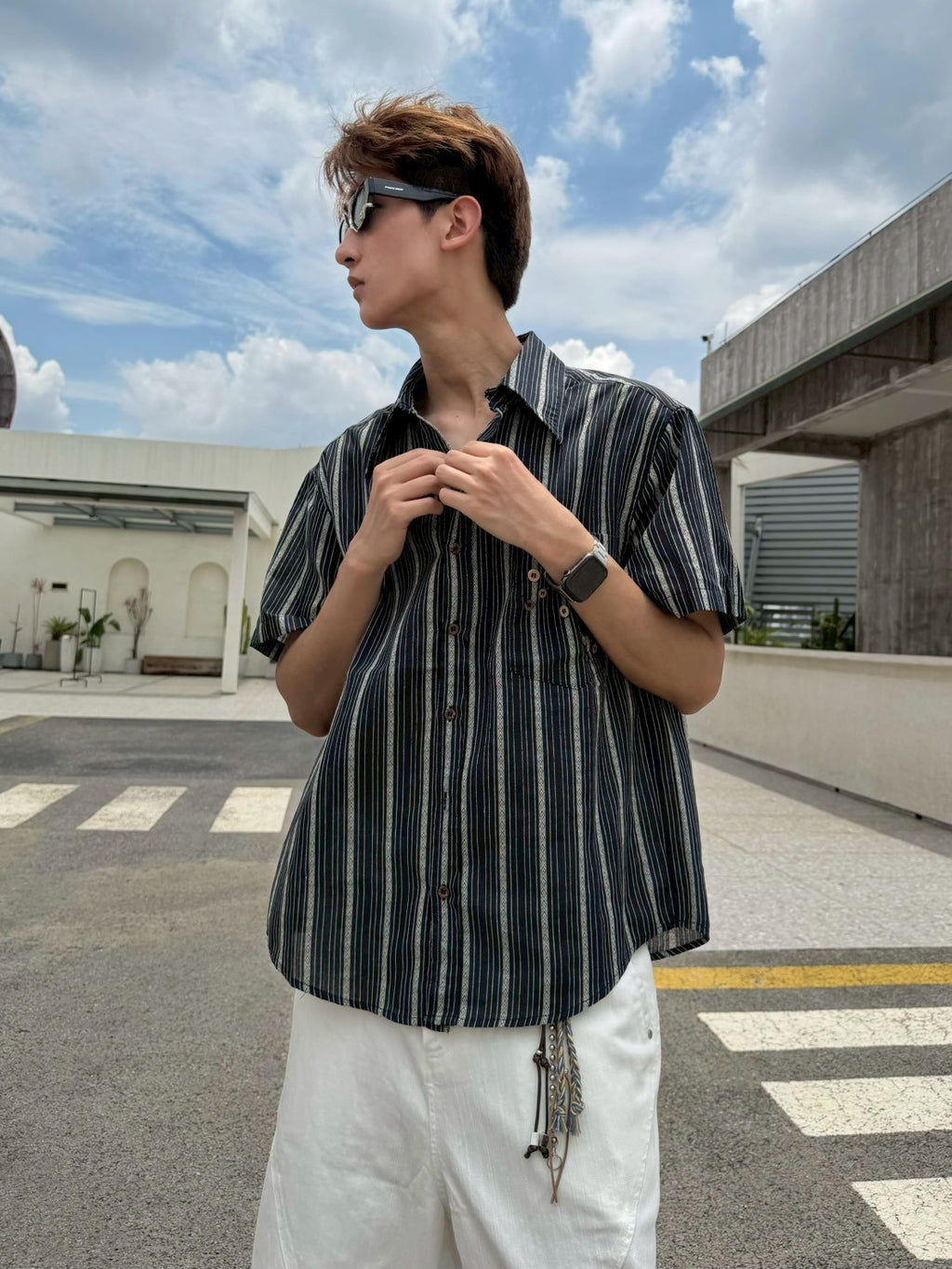 圖騰直條紋鈕扣襯衫
