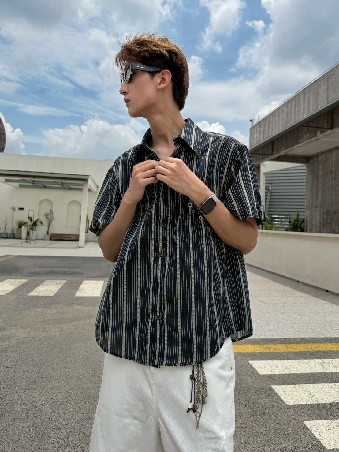圖騰直條紋鈕扣襯衫