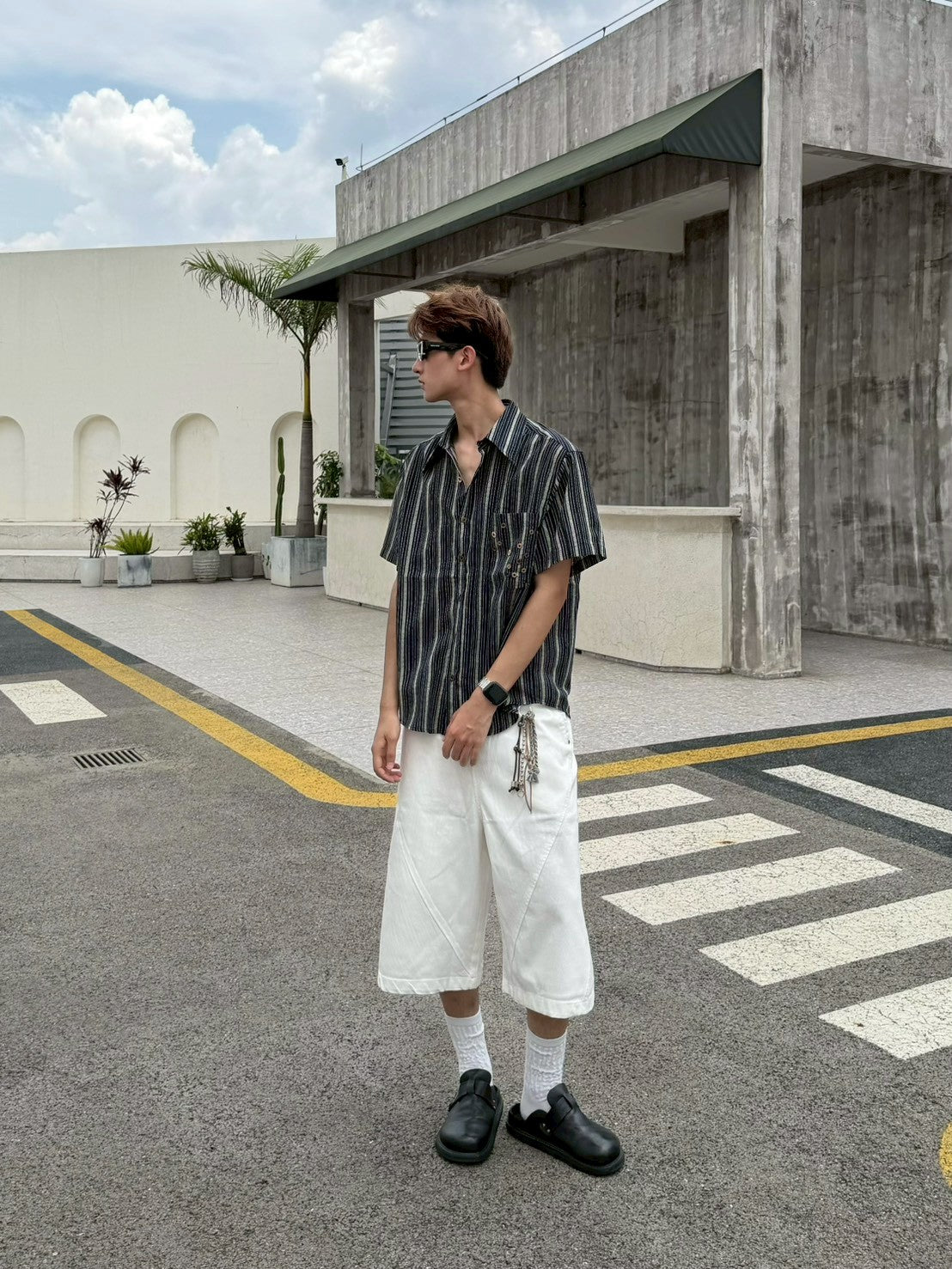 圖騰直條紋鈕扣襯衫