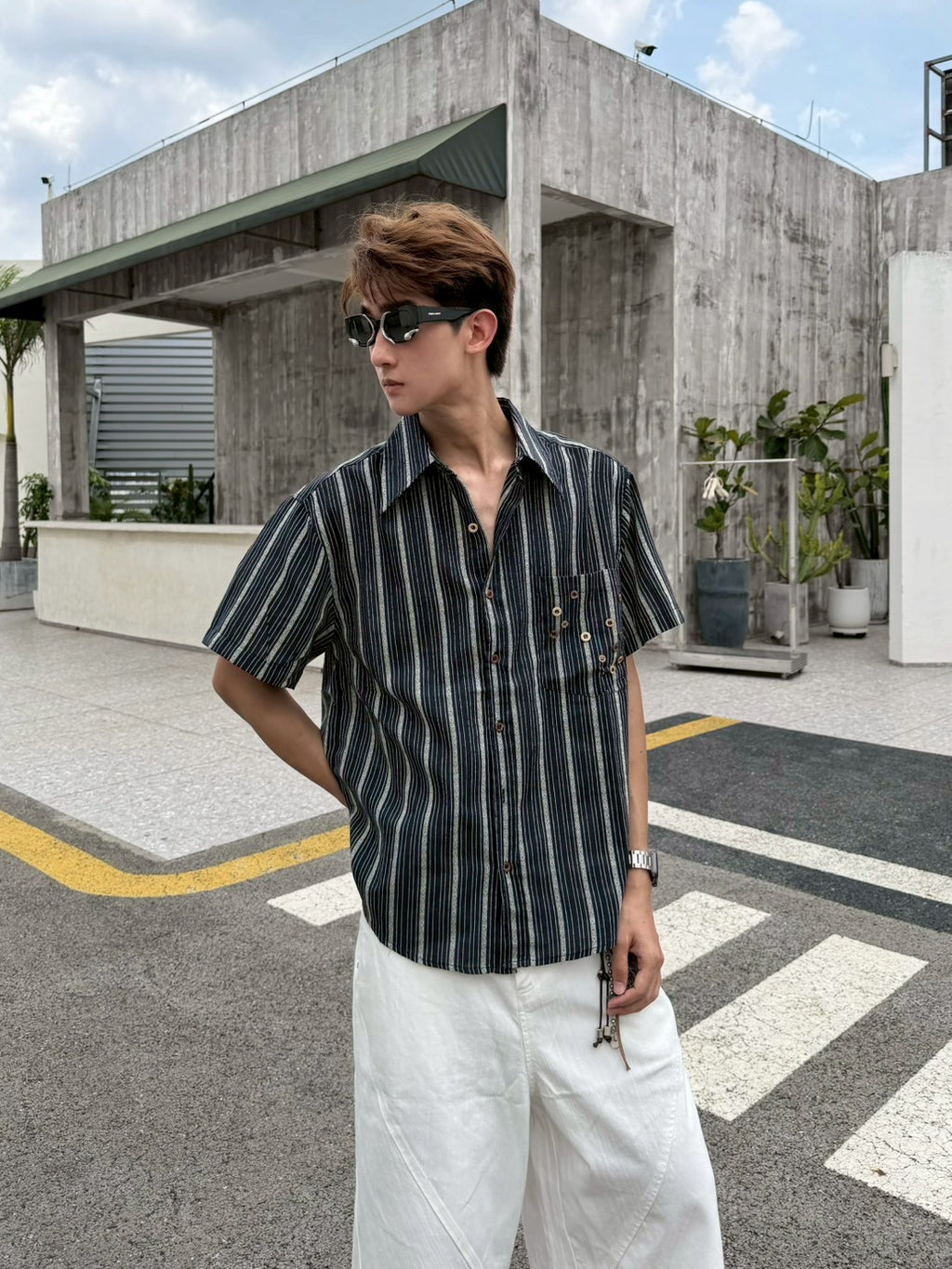 圖騰直條紋鈕扣襯衫