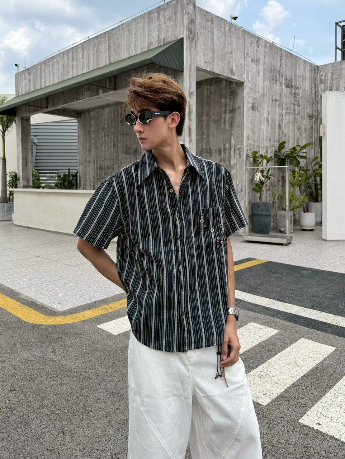 圖騰直條紋鈕扣襯衫