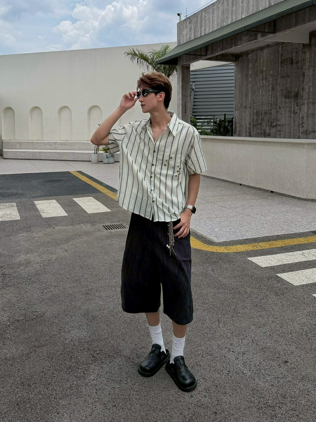 圖騰直條紋鈕扣襯衫