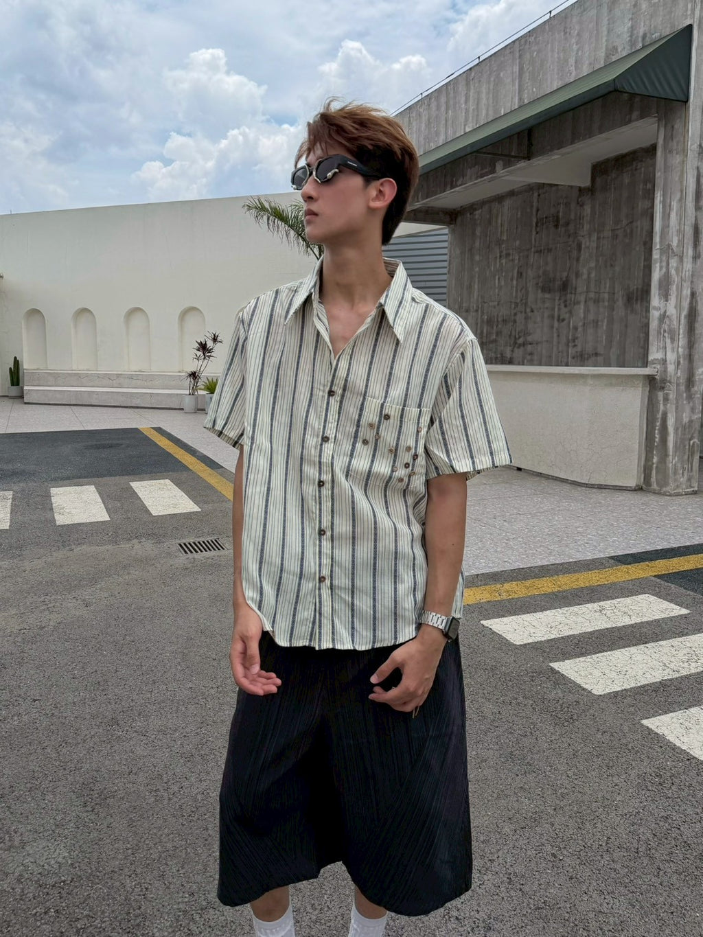 圖騰直條紋鈕扣襯衫