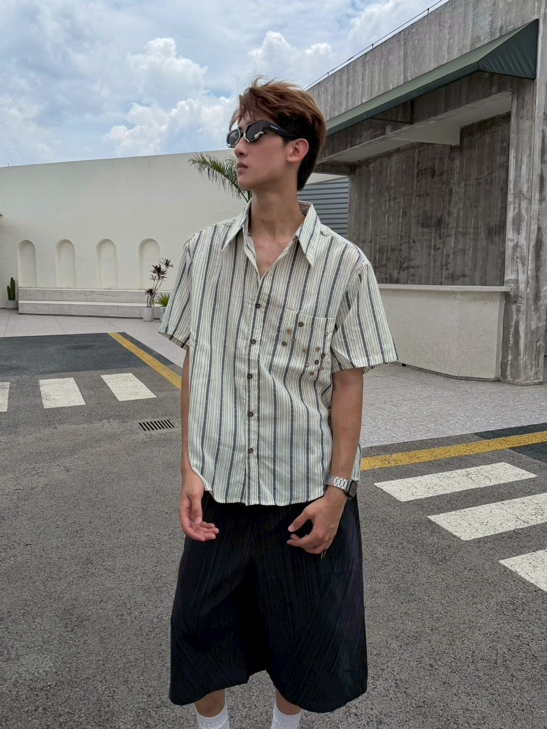 圖騰直條紋鈕扣襯衫