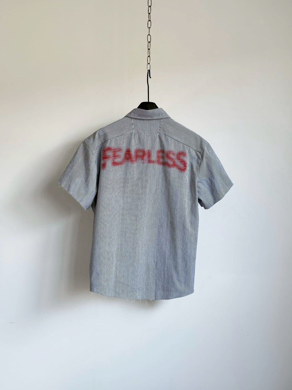 FEARLESS 直條紋墊肩蓋章襯衫