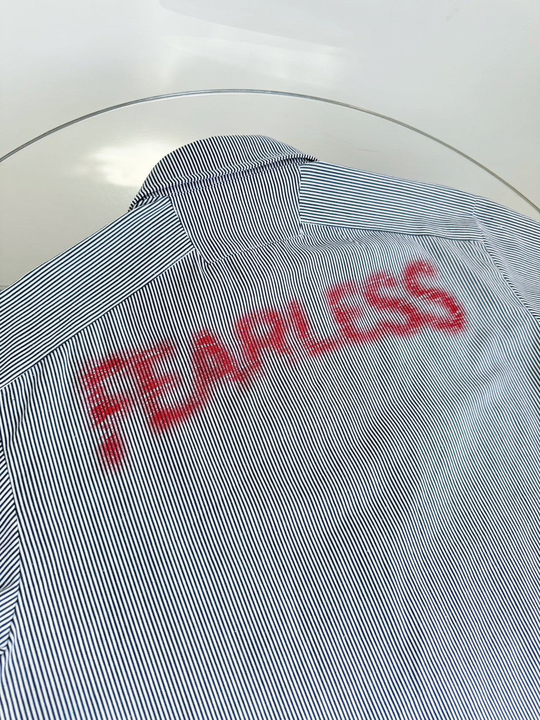 FEARLESS 直條紋墊肩蓋章襯衫