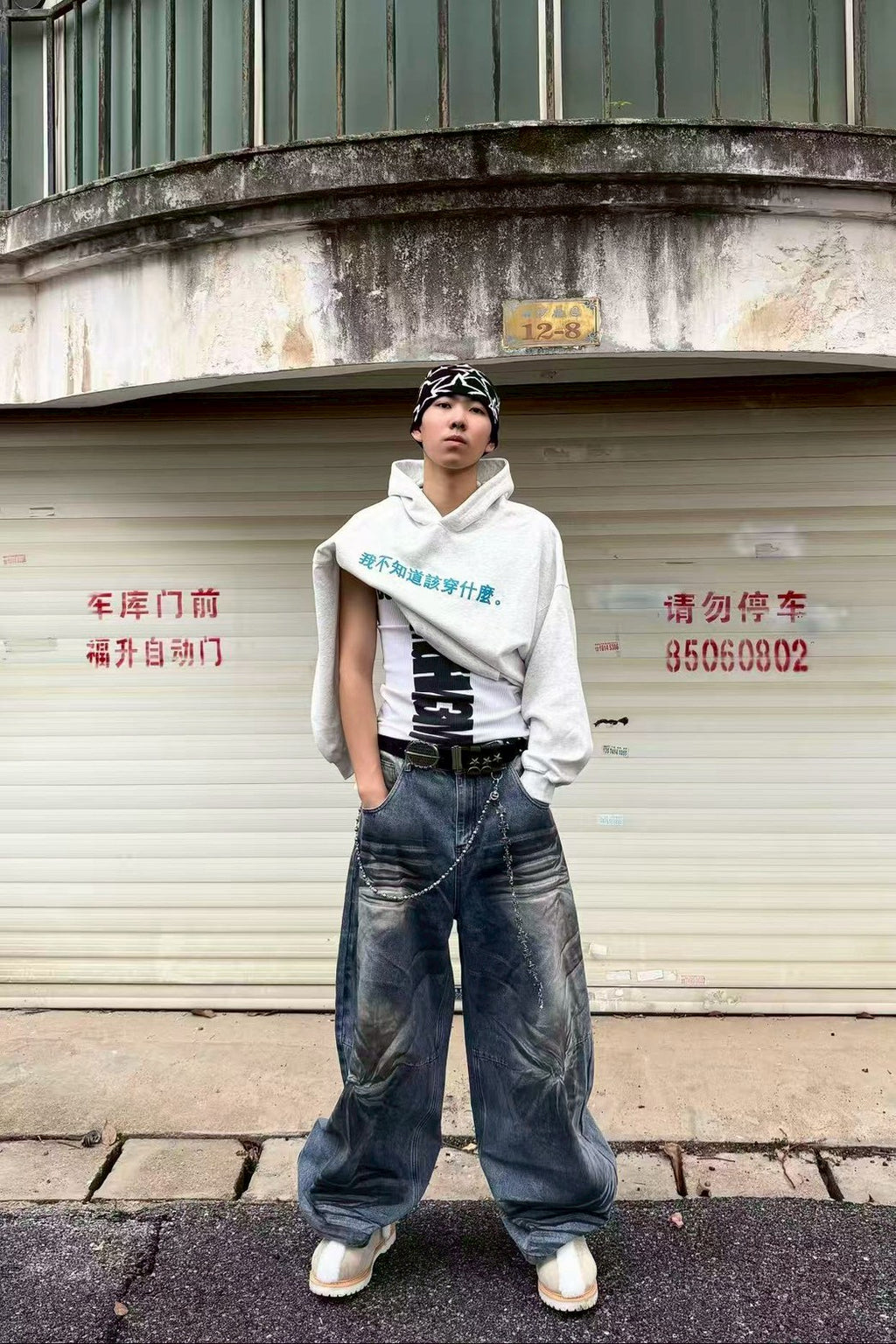 塗鴉擦髒彎刀牛仔褲