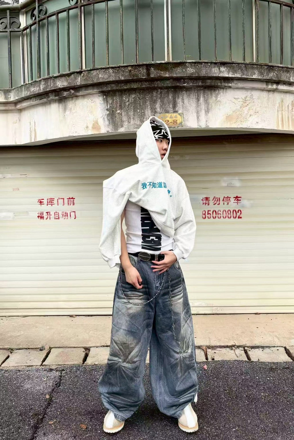 塗鴉擦髒彎刀牛仔褲