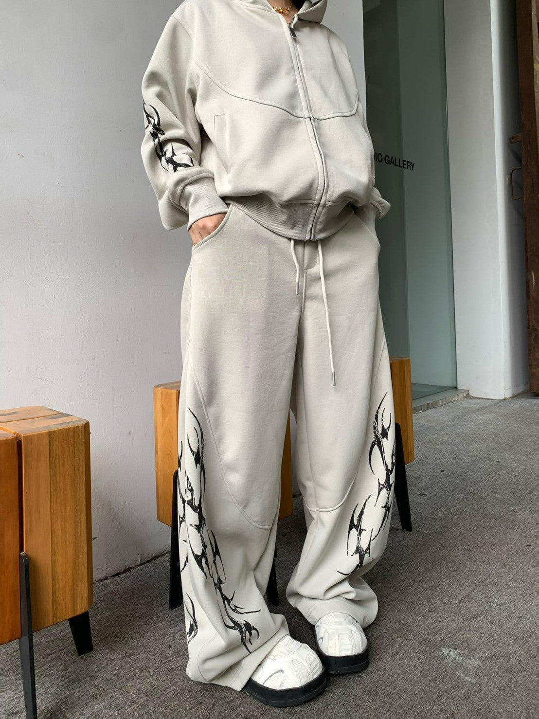 斑駁荊棘解構印花厚磅棉長褲